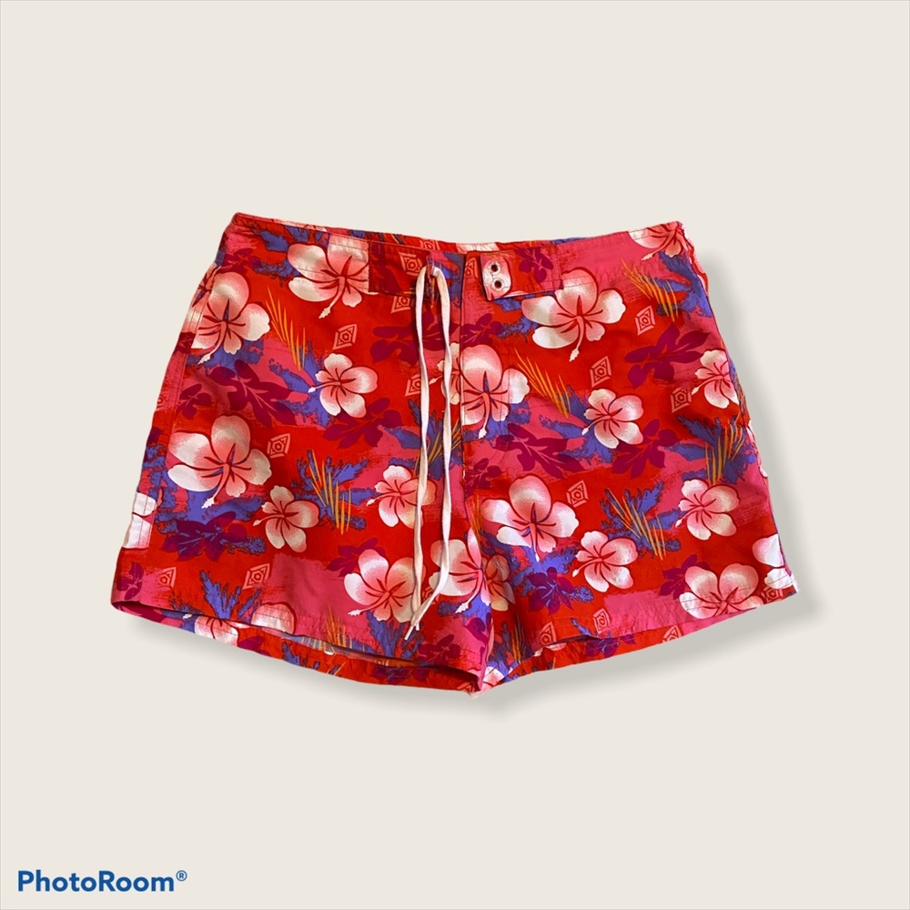 ~Super trendy Hawaiian print shorts~
